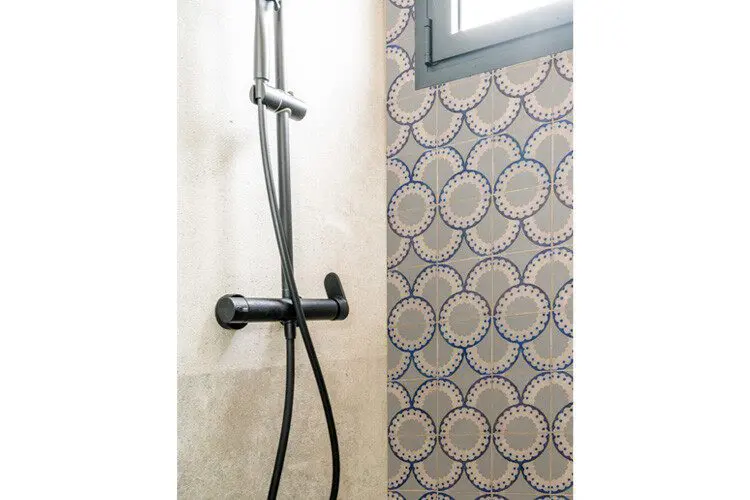 Pared Baño Torres Vedras - Imagen 2