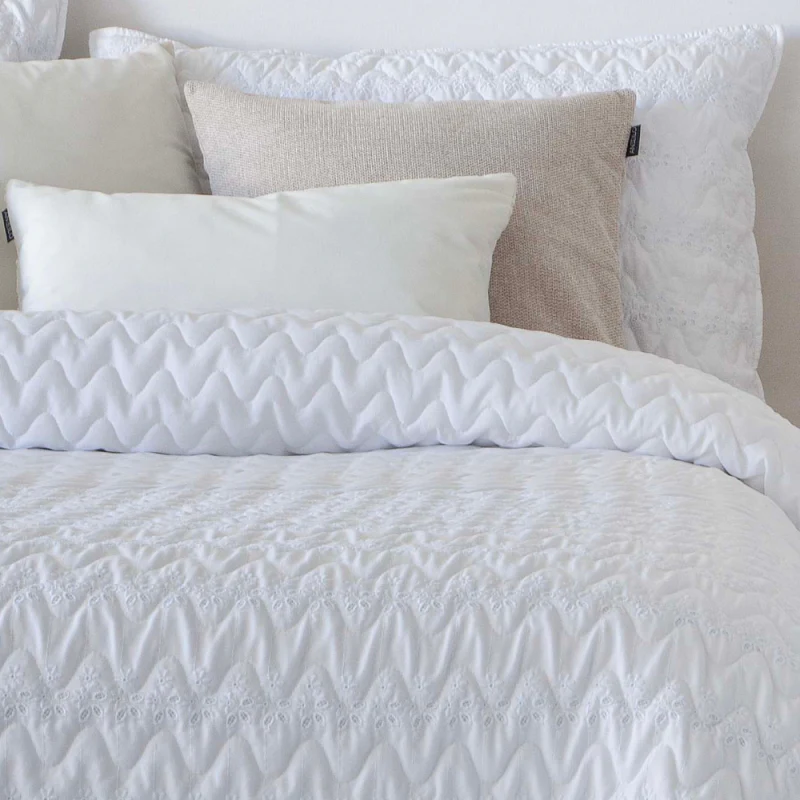 Colcha bouti blanca cosida Lorea de FUN DECO - Imagen 3